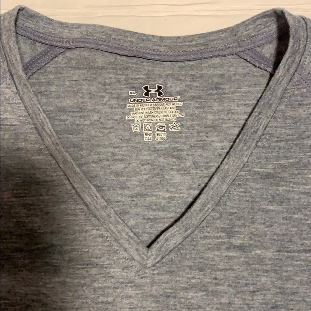 Under Armour workout top - Picture 2 of 5